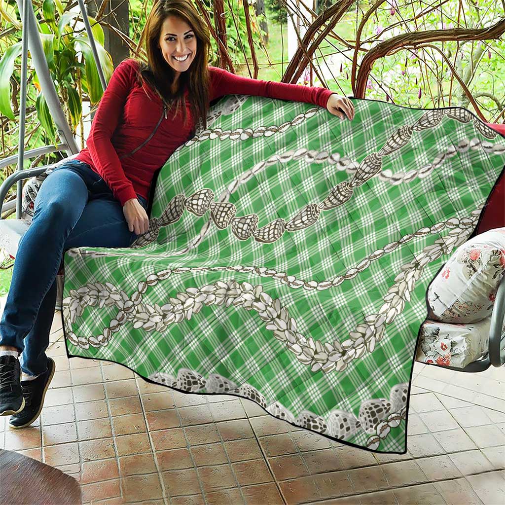 Green Aloha Hawaii Shell Lei Quilt Palaka Hebrew Cone Honey Cowrie Elegant Curves - Polynesian Pride