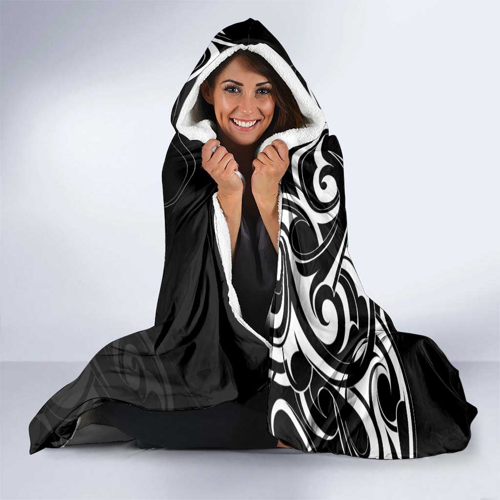 Personalised New Zealand Silver Fern Lacrosse Hooded Blanket Aotearoa Maori Pattern