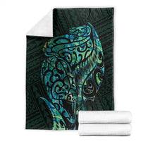 New Zealand Eel Blanket Tuna Aotearoa Maori With Paua Shell - Turquoise