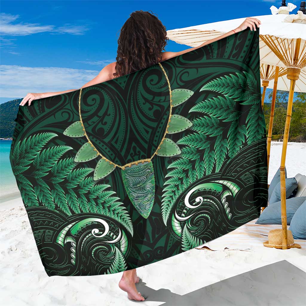 Aotearoa Pounamu Niho Sarong Silver Fern Mix Maori Pattern - Green