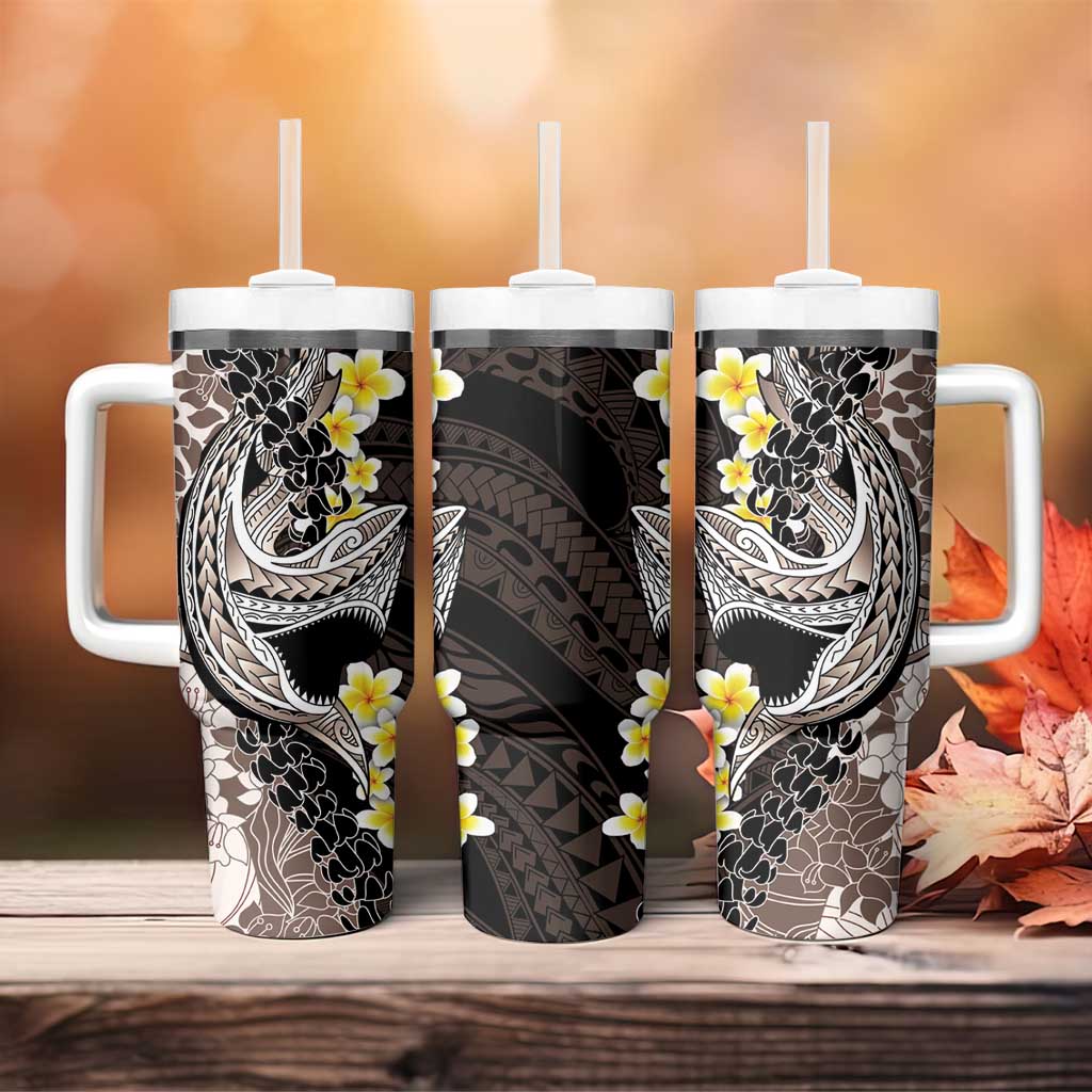 Brown and Black Hawaii Shark Tattoo Tumbler With Handle Puakenikeni Lei Plumeria Polynesian Pattern - Polynesian Pride