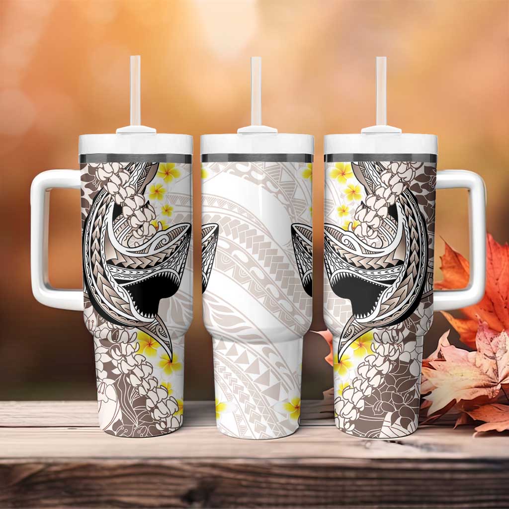 Brown and White Hawaii Shark Tattoo Tumbler With Handle Puakenikeni Lei Plumeria Polynesian Pattern - Polynesian Pride