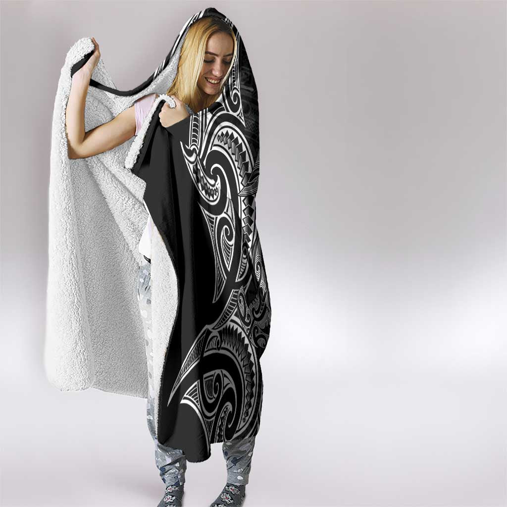 New Zealand Hammerhead Shark Hooded Blanket Maori Haehae Mangopare Black LT14 - Polynesian Pride