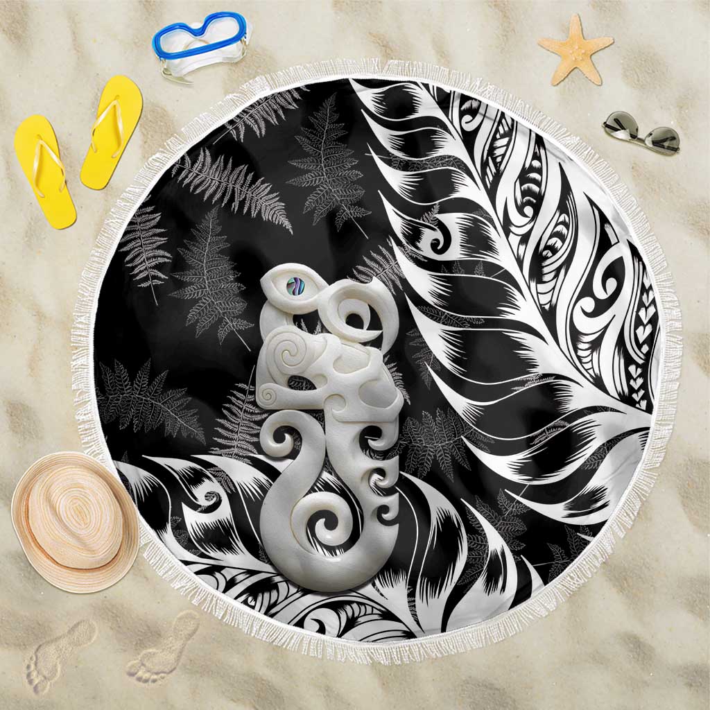 Aotearoa Manaia NZ Maori Silver Fern Beach Blanket