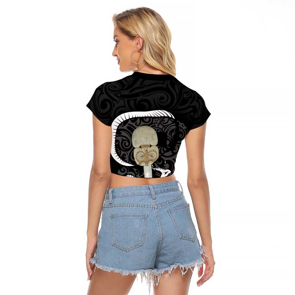 Black New Zealand Eel Raglan Cropped T Shirt Aotearoa Maori Tuna With Kotiate Weapon LT14 - Polynesian Pride