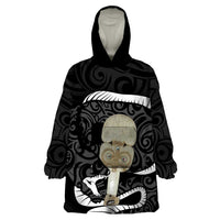 Black New Zealand Eel Wearable Blanket Hoodie Aotearoa Maori Tuna With Kotiate Weapon LT14 One Size Black - Polynesian Pride