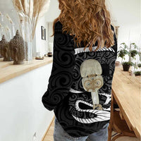 Black New Zealand Eel Women Casual Shirt Aotearoa Maori Tuna With Kotiate Weapon LT14 - Polynesian Pride