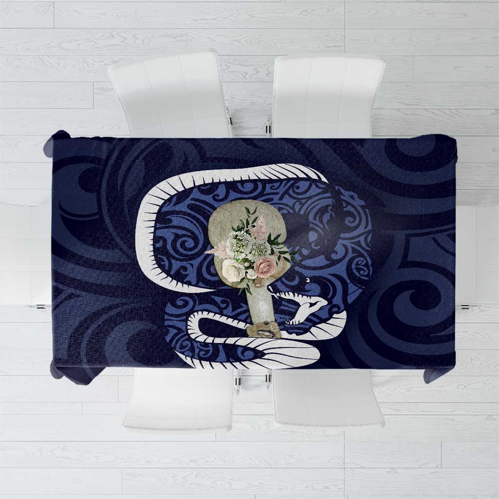 Blue New Zealand Eel Tablecloth Aotearoa Maori Tuna With Kotiate Weapon LT14 Blue - Polynesian Pride