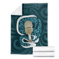 Turquoise New Zealand Eel Blanket Aotearoa Maori Tuna With Kotiate Weapon