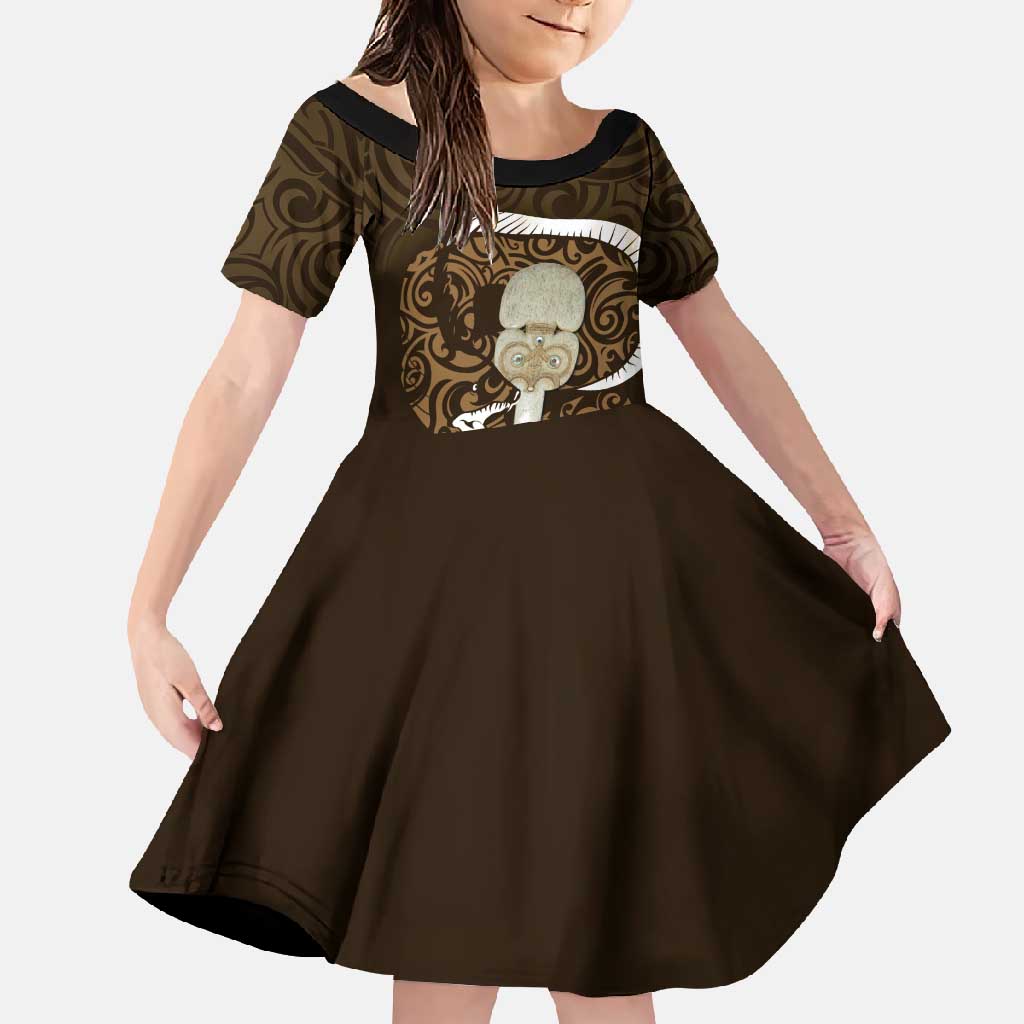 Gold New Zealand Eel Family Matching Summer Maxi Dress and Hawaiian Shirt Aotearoa Maori Tuna With Kotiate Weapon LT14 Daughter's Dress Gold - Polynesian Pride