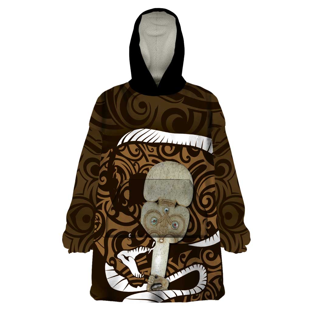 Gold New Zealand Eel Wearable Blanket Hoodie Aotearoa Maori Tuna With Kotiate Weapon LT14 One Size Gold - Polynesian Pride