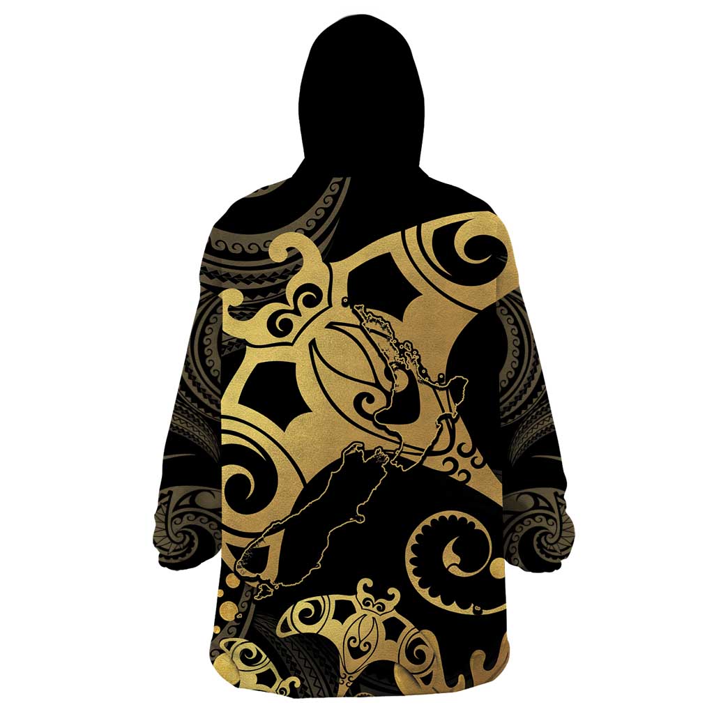 Black And Gold Aotearoa Whai Wearable Blanket Hoodie NZ Stingrays Maori Curves Style