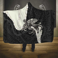 Black Polynesia Tribal Octopus Tattoo Hooded Blanket Pikake Lei Polynesian Pattern LT14 - Polynesian Pride
