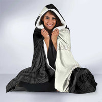 Black Polynesia Tribal Octopus Tattoo Hooded Blanket Pikake Lei Polynesian Pattern LT14 - Polynesian Pride