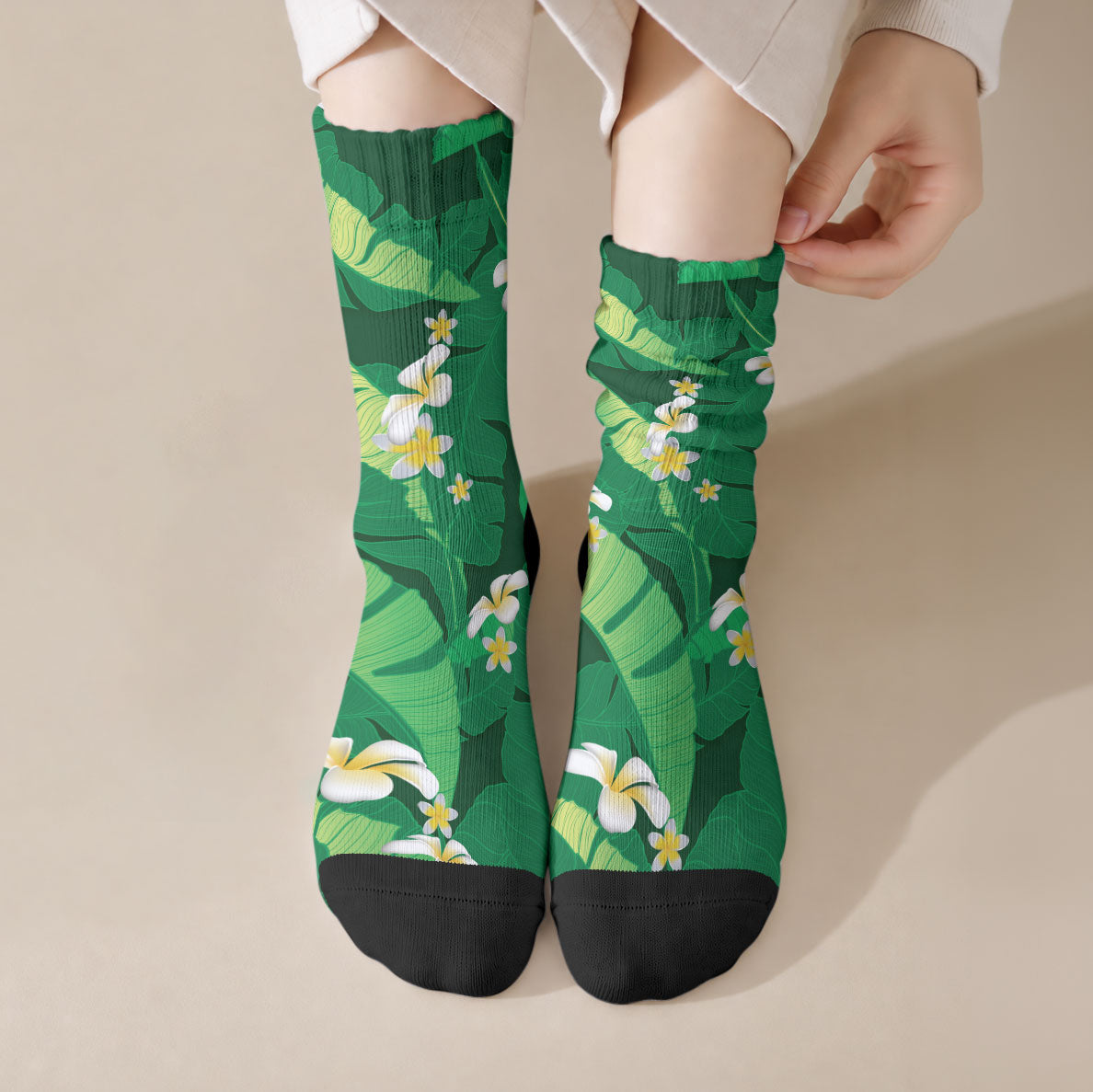 Green Banana Leaf Hawaii Crew Socks Lau Maia Plumeria Tropical Summer Vibes