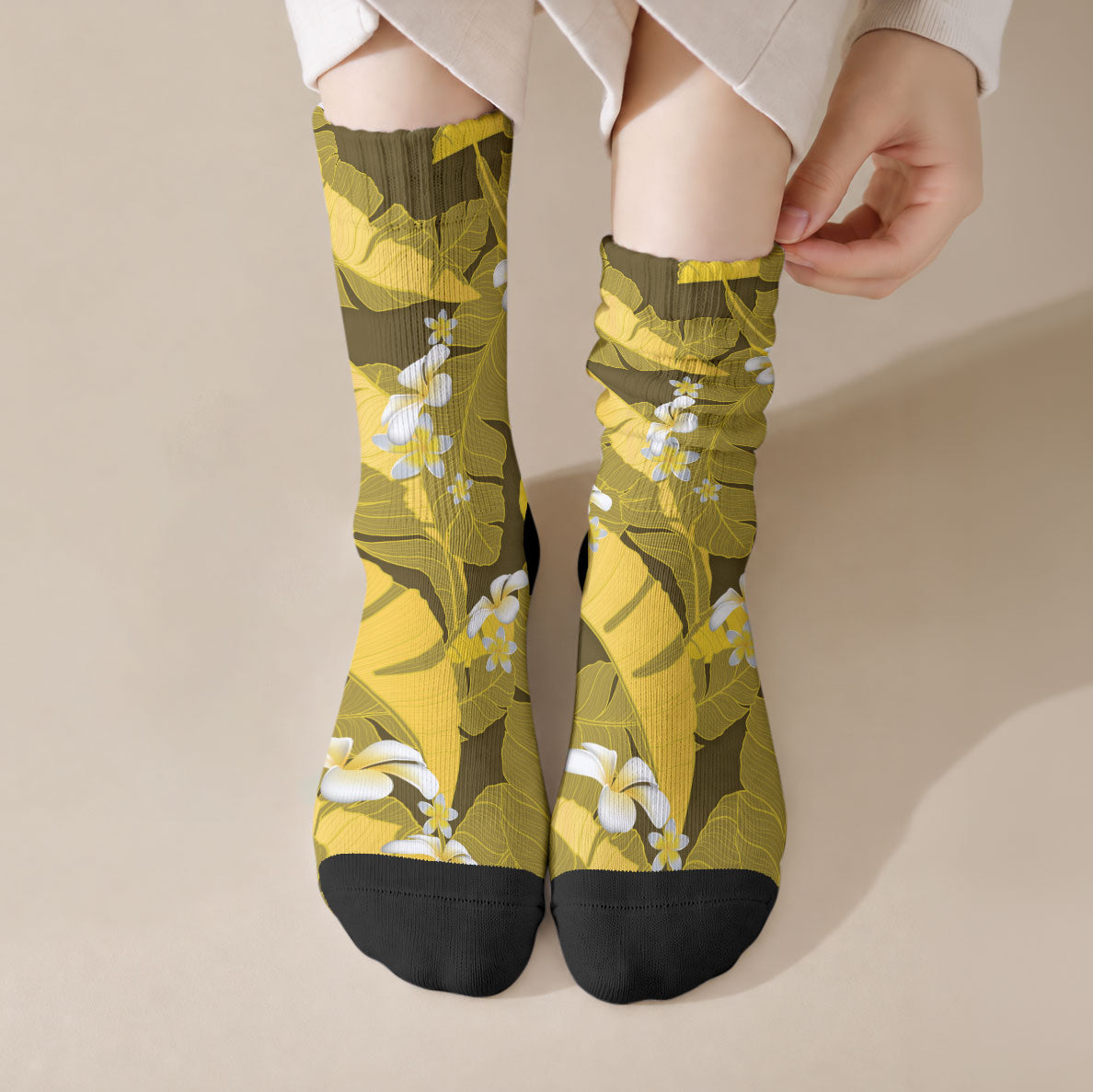 Yellow Banana Leaf Hawaii Crew Socks Lau Maia Plumeria Tropical Summer Vibes