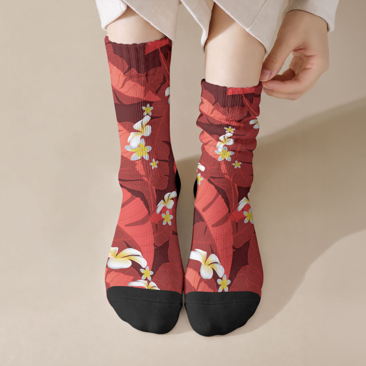 Red Banana Leaf Hawaii Crew Socks Lau Maia Plumeria Tropical Summer Vibes