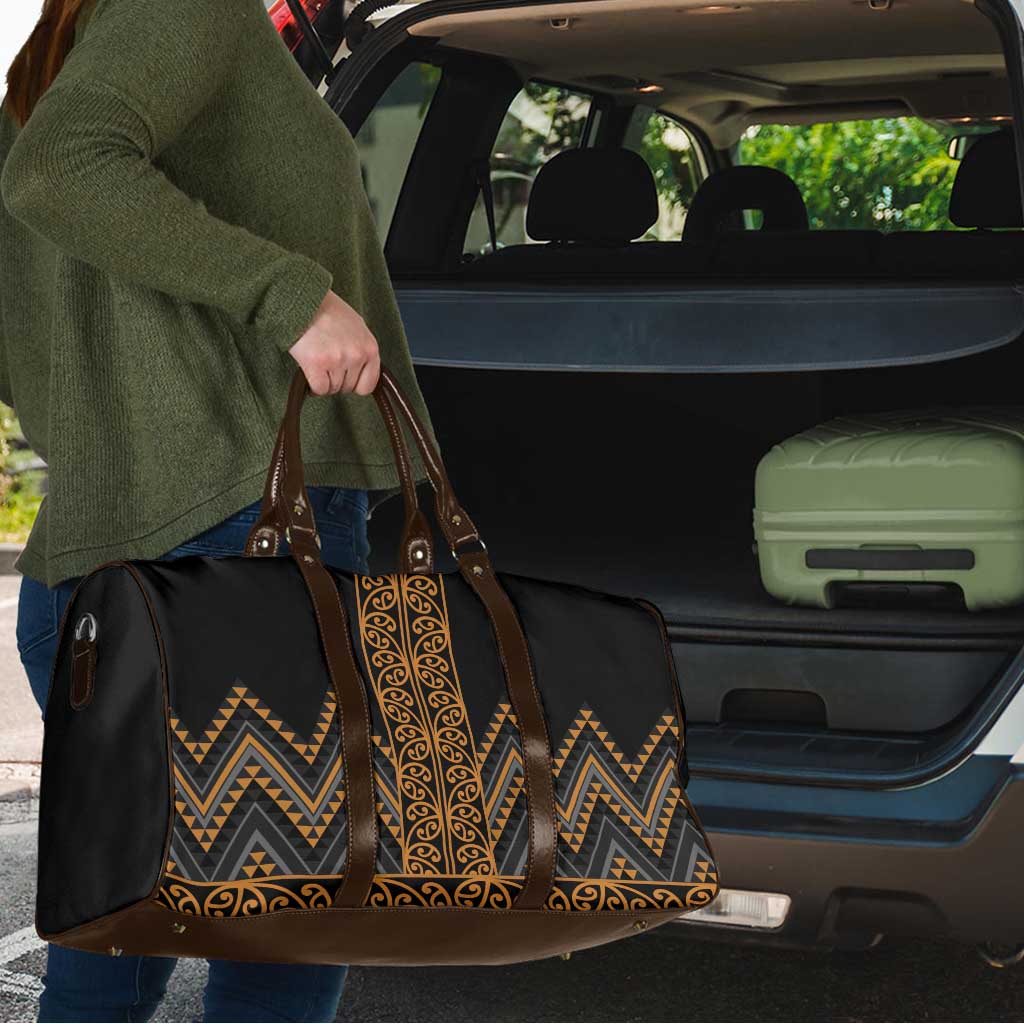 Gold Aotearoa Mangopare Kowhaiwhai Niho Taniwha Travel Bag Maori New Zealand - Polynesian Pride