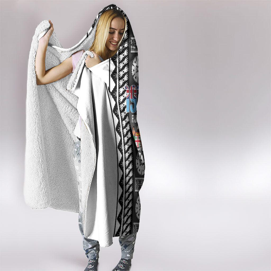 Fiji Day 1970 Hooded Blanket For Fiji Ever Fiji Tapa Pattern White LT14 - Polynesian Pride