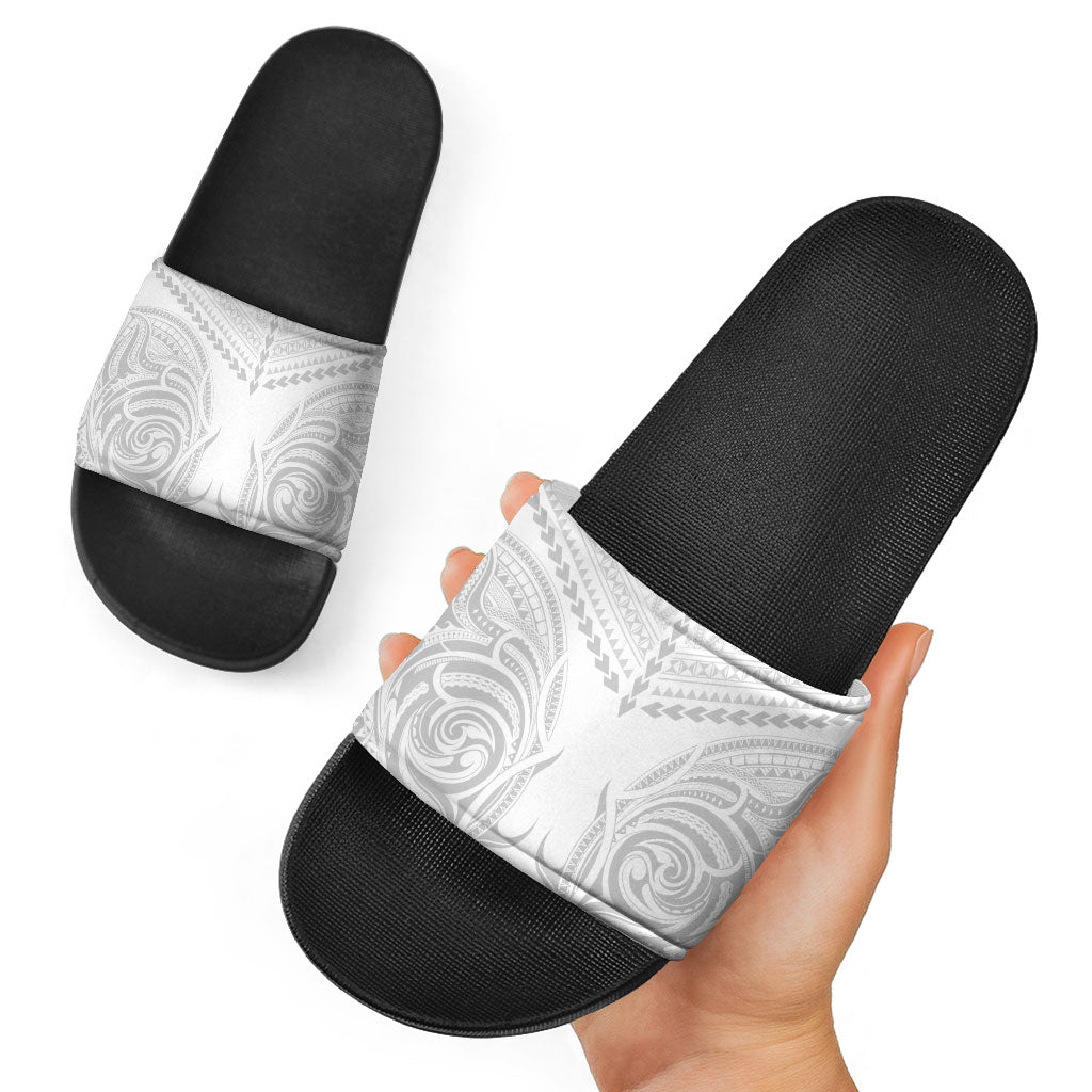 Niue White Sunday Slide Sandals Aho Tapu Fanau Hiapo Pattern LT14 - Polynesian Pride