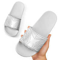 Niue White Sunday Slide Sandals Aho Tapu Fanau Hiapo Pattern LT14 - Polynesian Pride
