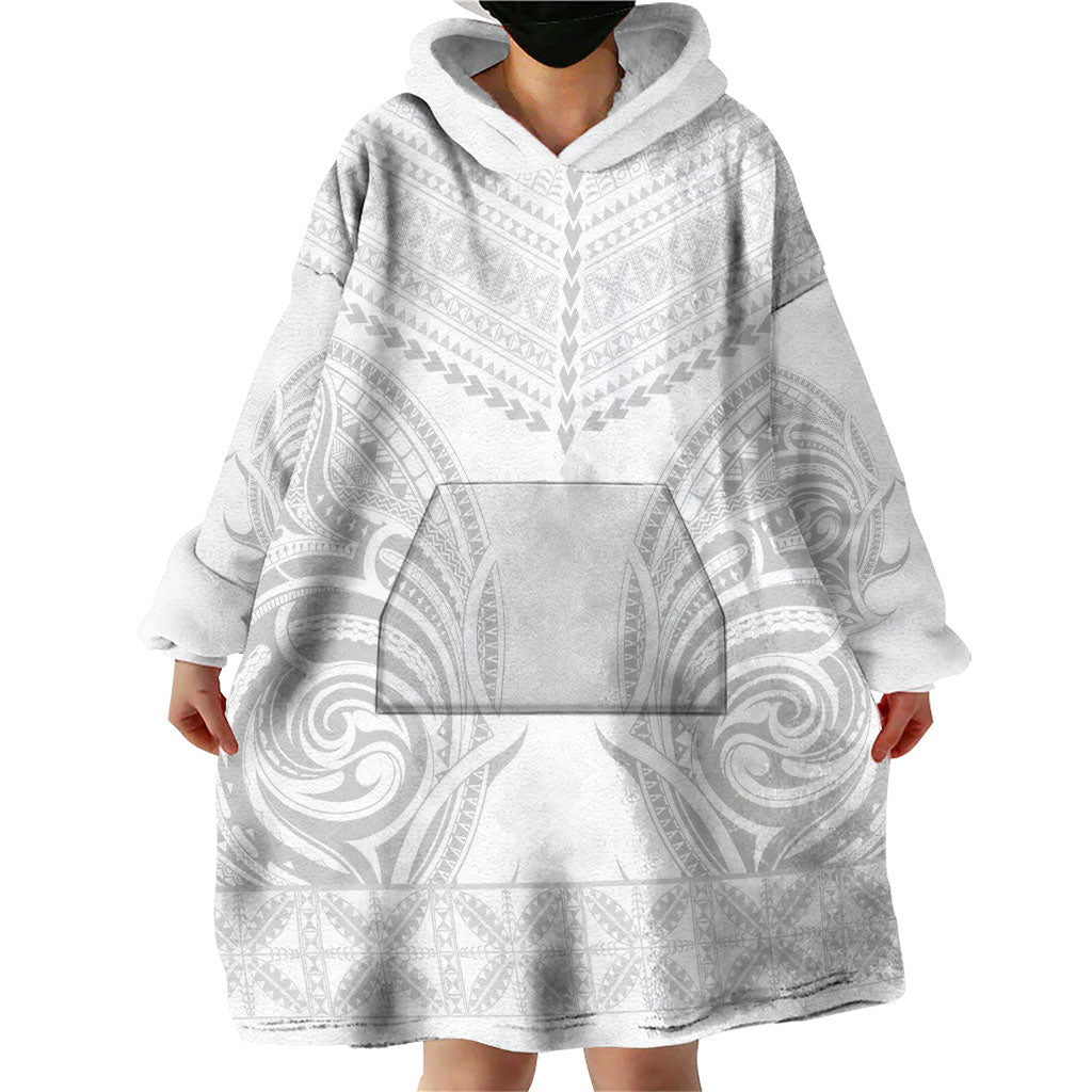 Niue White Sunday Wearable Blanket Hoodie Aho Tapu Fanau Hiapo Pattern LT14 - Polynesian Pride