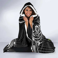 Hawaii Iwa Bird Hooded Blanket Great Frigatebird Kanaka Tropical Flowers - Polynesian Pride