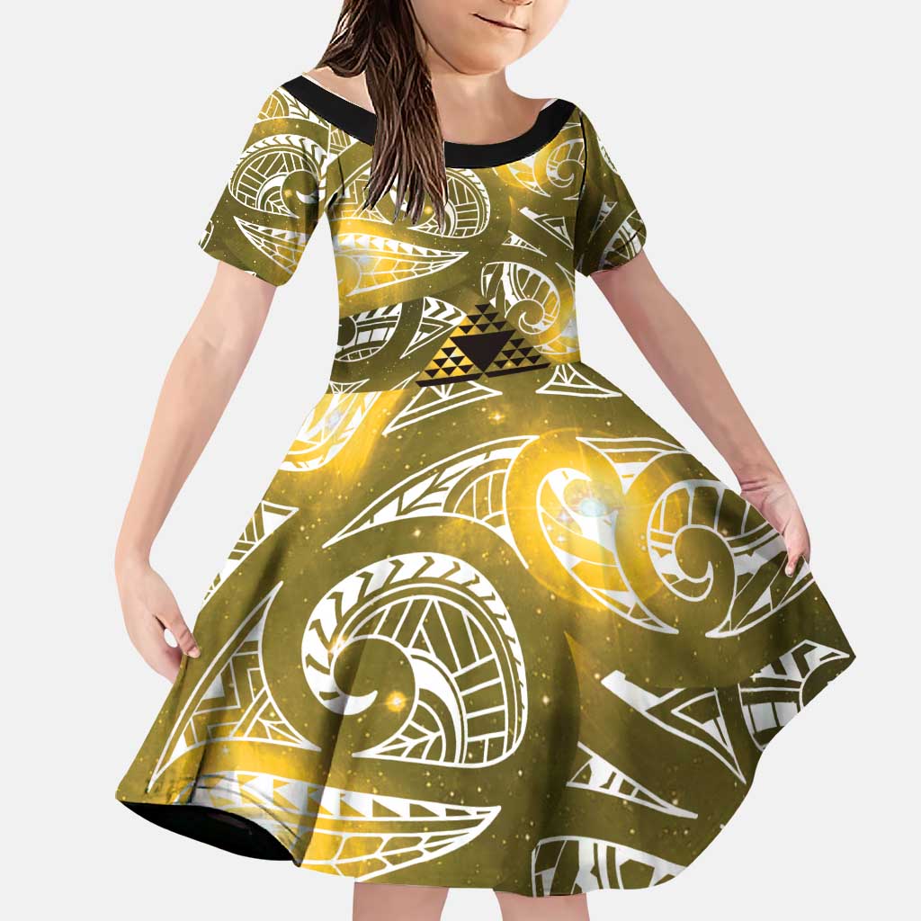Matariki New Zealand Family Matching Long Sleeve Bodycon Dress and Hawaiian Shirt NZ Niho Taniwha Maori New Year Yellow Galaxy LT14 Daughter's Dress Yellow - Polynesian Pride