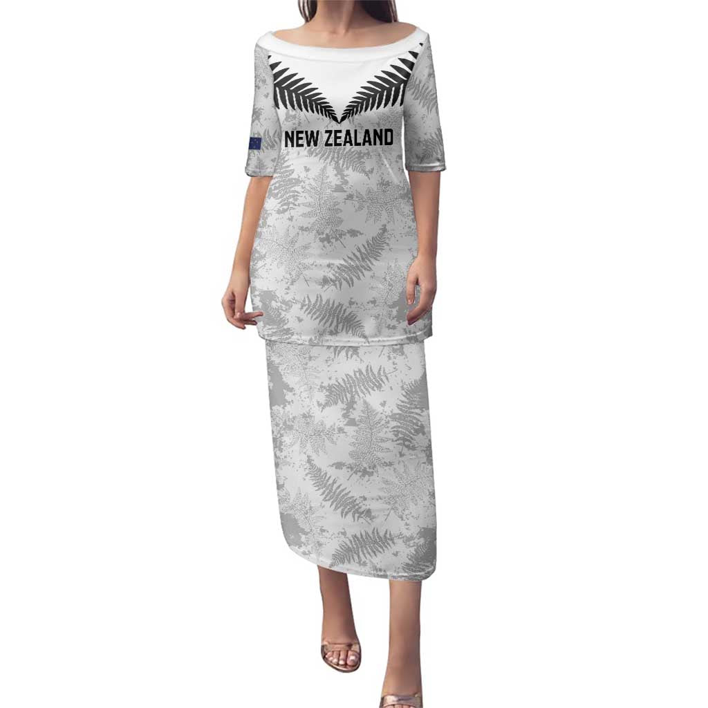 Custom New Zealand Silver Fern Football Family Matching Puletasi and Hawaiian Shirt Go Aotearoa Grunge White - Polynesian Pride