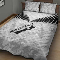 Custom New Zealand Silver Fern Football Quilt Bed Set Go Aotearoa Grunge White - Polynesian Pride