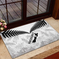 Custom New Zealand Silver Fern Football Rubber Doormat Go Aotearoa Grunge White - Polynesian Pride