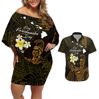 Personalised Hawaii King Kamehameha Day Couples Matching Off Shoulder Short Dress and Hawaiian Shirt Plumeria With Kakau Pattern - Gold