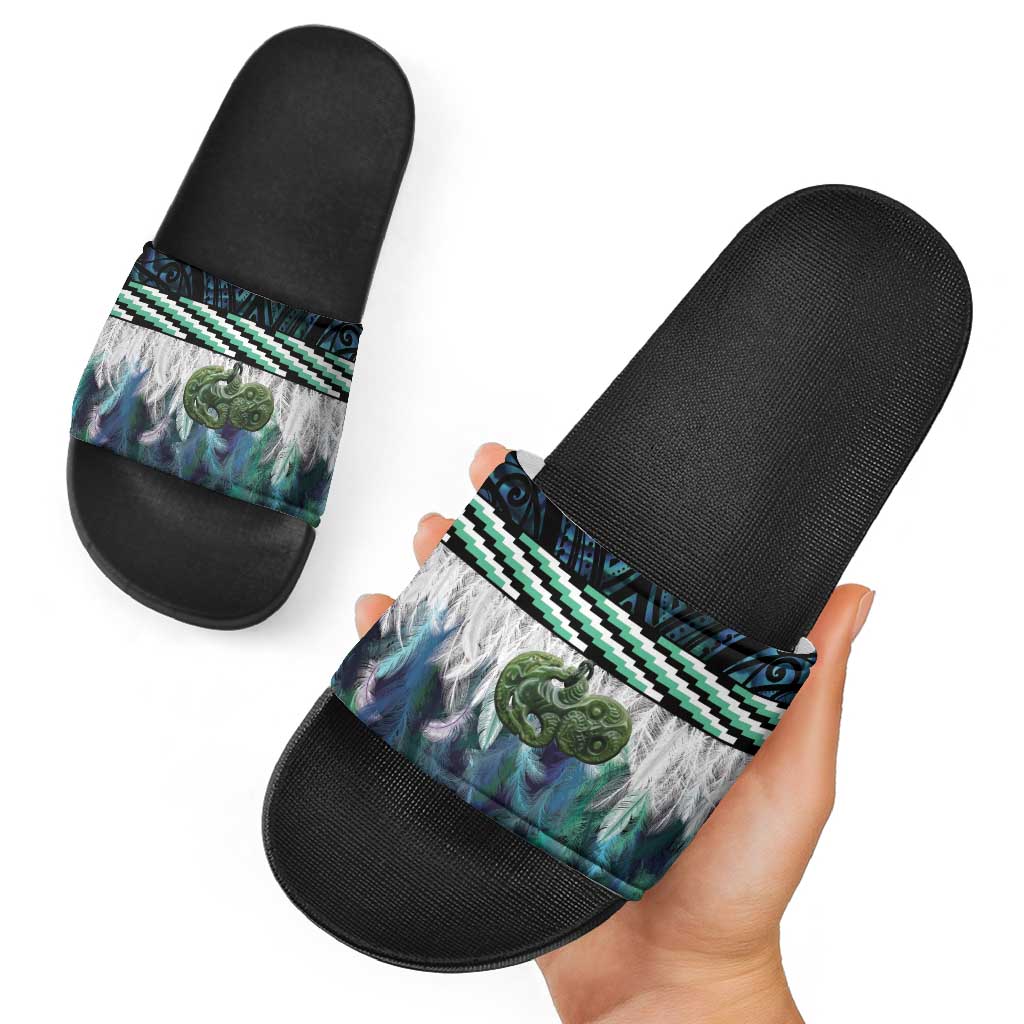 Turquoise Traditional Cloak Aotearoa Slide Sandals Maori Paua Shell Korowai Pattern LT14 - Polynesian Pride