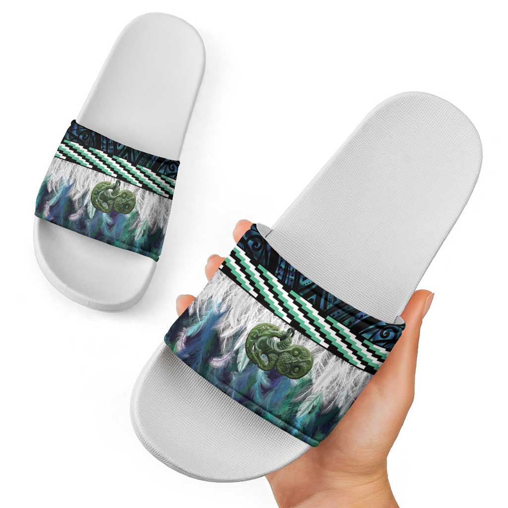 Turquoise Traditional Cloak Aotearoa Slide Sandals Maori Paua Shell Korowai Pattern LT14 - Polynesian Pride