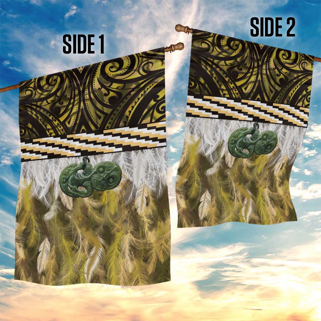 Yellow Traditional Cloak Aotearoa Garden Flag Maori Paua Shell Korowai Pattern