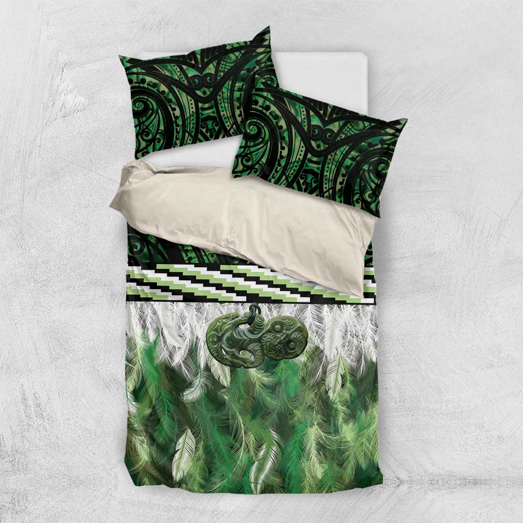 Green Traditional Cloak Aotearoa Bedding Set Maori Paua Shell Korowai Pattern