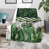 Green Traditional Cloak Aotearoa Blanket Maori Paua Shell Korowai Pattern