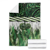Green Traditional Cloak Aotearoa Blanket Maori Paua Shell Korowai Pattern