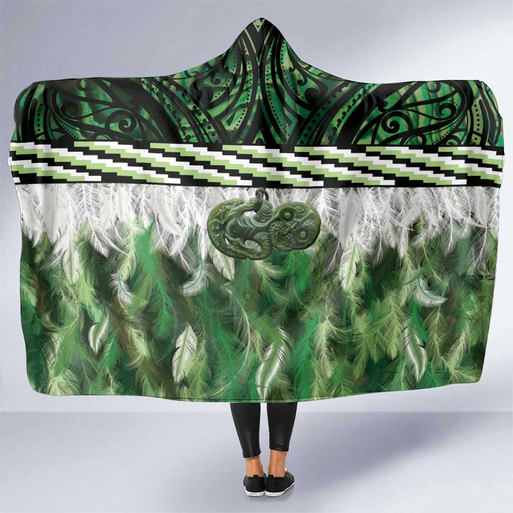 Green Traditional Cloak Aotearoa Hooded Blanket Maori Paua Shell Korowai Pattern