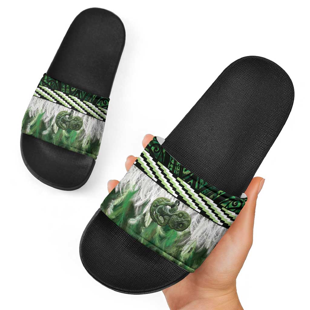 Green Traditional Cloak Aotearoa Slide Sandals Maori Paua Shell Korowai Pattern LT14 - Polynesian Pride