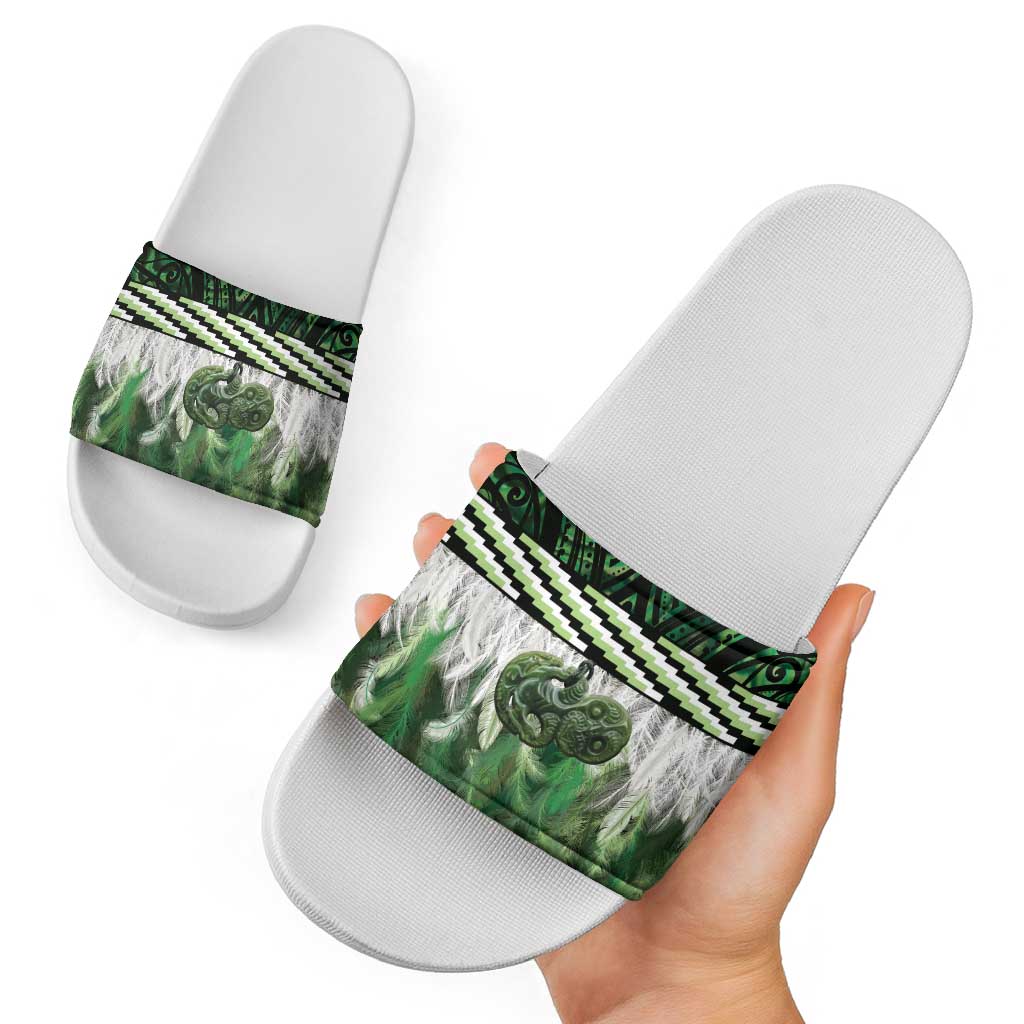 Green Traditional Cloak Aotearoa Slide Sandals Maori Paua Shell Korowai Pattern LT14 - Polynesian Pride