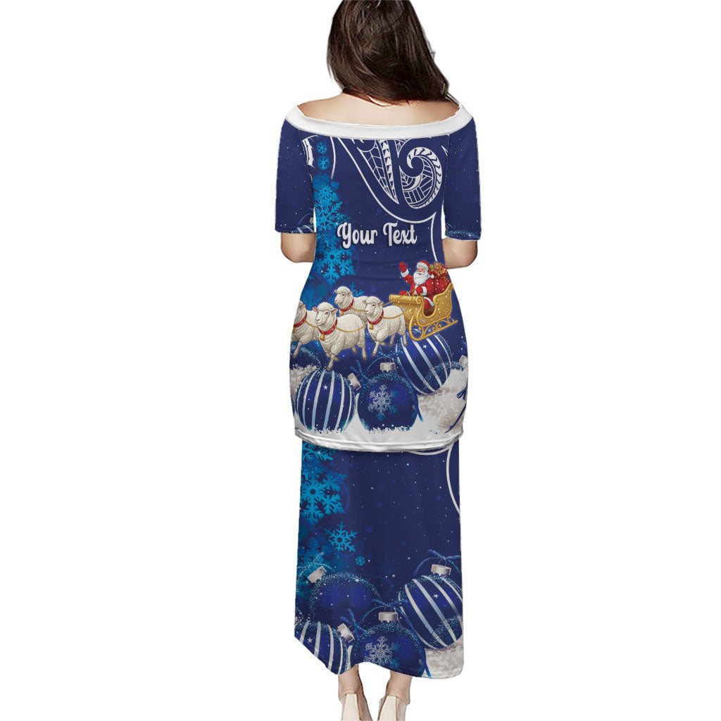 New Zealand Christmas In July Personalised Puletasi Funny Santa Sheep Meri Kirihimete Blue LT14 - Polynesian Pride