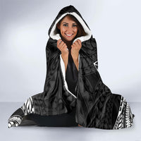 Hawaii Surfing Personalized Hooded Blanket Born To Surf Tiki Hawaiian Pattern LT14 - Polynesian Pride