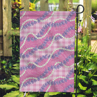 Pink Hawaii Palaka Honohono Pikake Garden Flag Hawaiian Orchid Lei Polynesian Pattern - Polynesian Pride