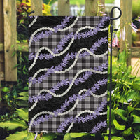 Black Hawaii Palaka Honohono Pikake Garden Flag Hawaiian Orchid Lei Polynesian Pattern - Polynesian Pride