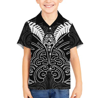 Kia Kaha Te Reo Maori Family Matching Off Shoulder Maxi Dress and Hawaiian Shirt Aotearoa Hei Tiki With Hongi LT14 Son's Shirt Black - Polynesian Pride