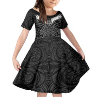 Kia Kaha Te Reo Maori Family Matching Puletasi and Hawaiian Shirt Aotearoa Hei Tiki With Hongi LT14 Daughter's Dress Black - Polynesian Pride