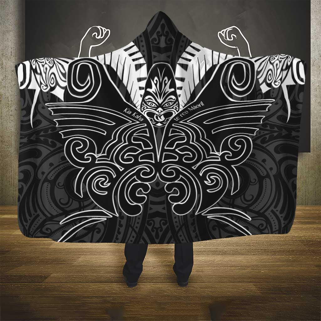 Kia Kaha Te Reo Maori Hooded Blanket Aotearoa Hei Tiki With Hongi LT14 - Polynesian Pride