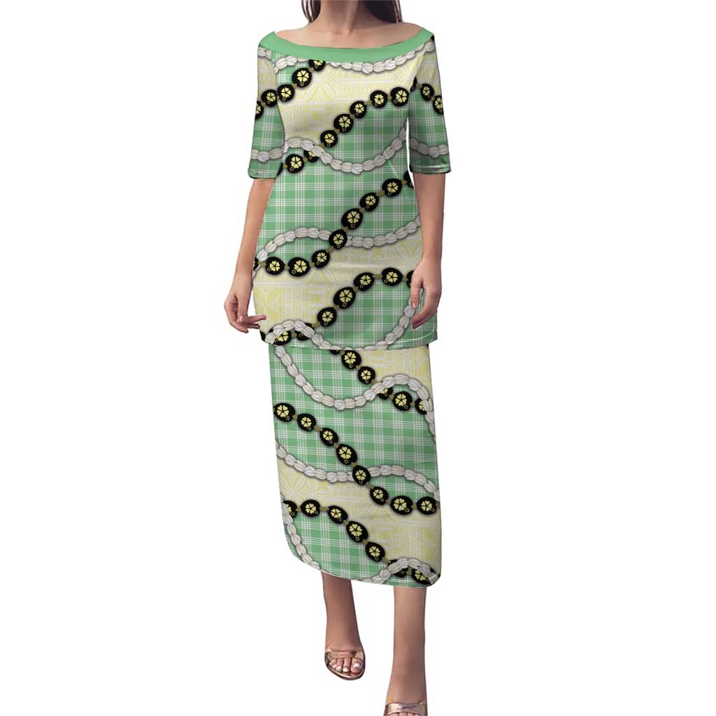 Green Palaka Hawaii Family Matching Puletasi and Hawaiian Shirt Kukui Nut Pikake Lei Hawaiian Tapa Pattern LT14 Mom's Dress Green - Polynesian Pride
