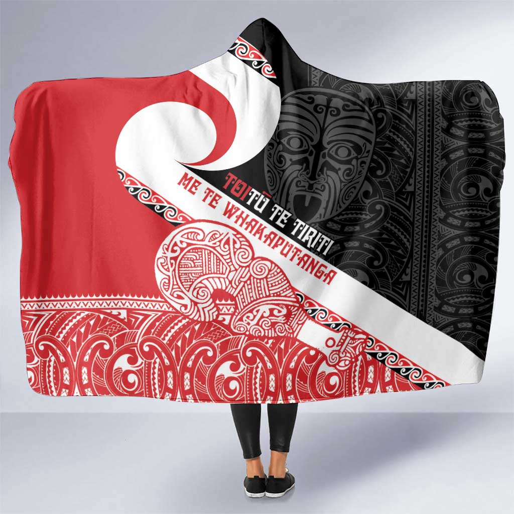 Toitu Te Tiriti Me Te Whakaputanga Hooded Blanket Maori Wahaika With Haka Face